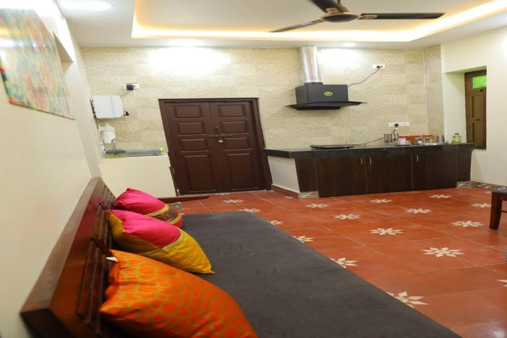 Heritage Home With 3 Bed/3 Bath With Kitchen In A Residential Neighborhood. Madurai Eksteriør billede